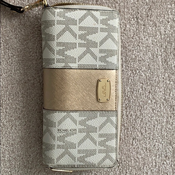 Michael Kors Crossbody with handheld clutch wallet - Picture 3 of 4